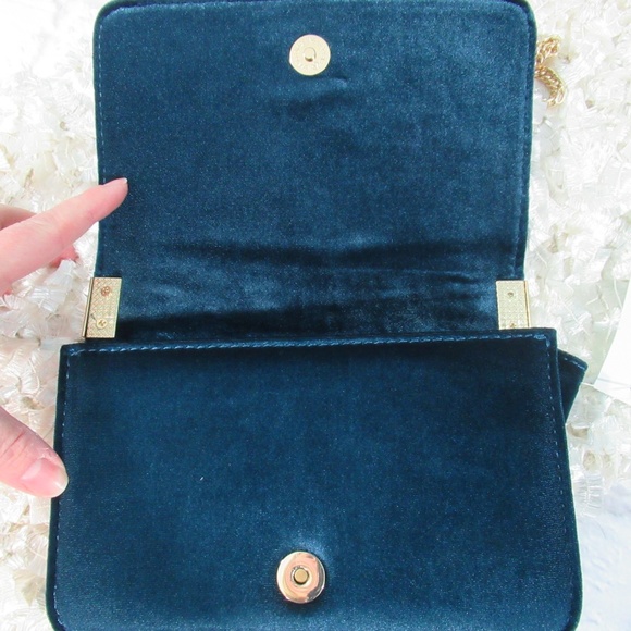 Urban Expressions 'Acadia' Teal Velvet Crossbody - Picture 3 of 6